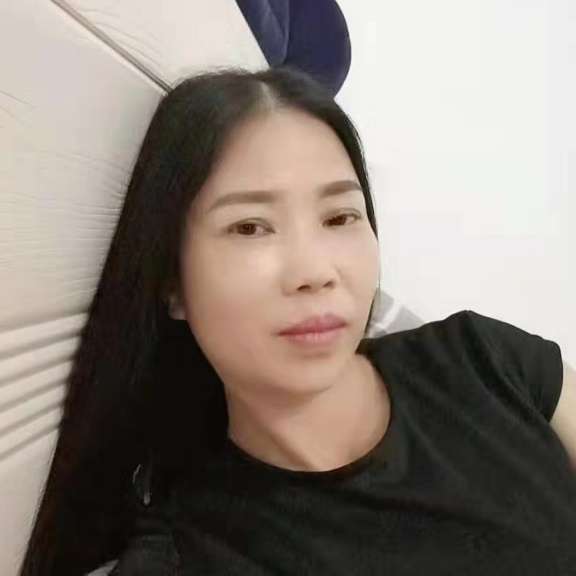 蜻蜓专注的照片