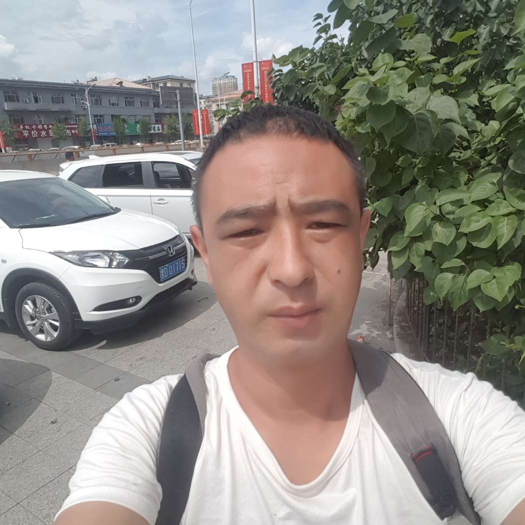 饼干凝眸犹豫的照片