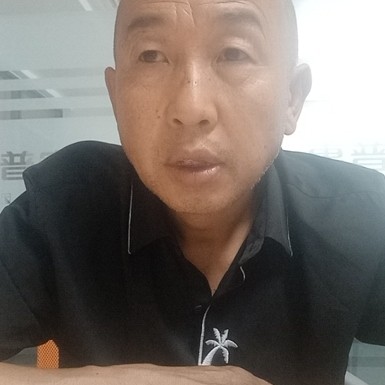 沙漠中人的照片