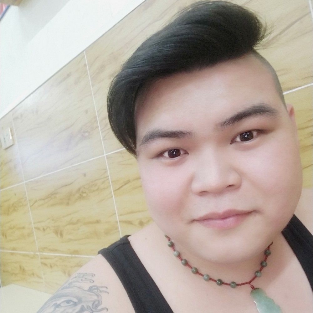 忧郁扯背包的照片