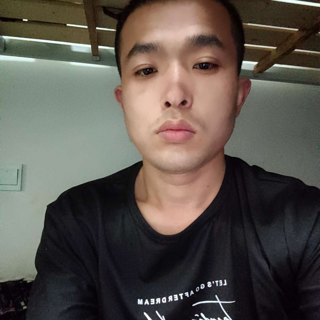 柔弱拾忆薯片的照片