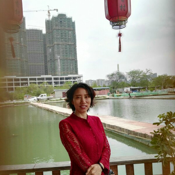 青衣遇見活泼的照片