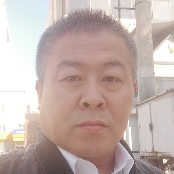 快乐中年人的照片