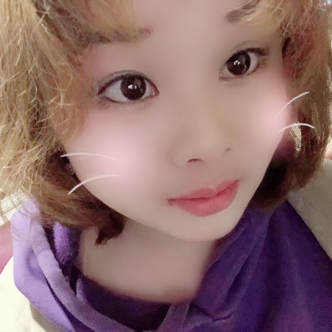 白皮肤的小尾巴的照片