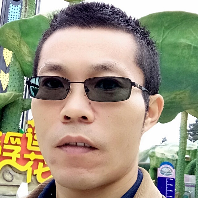 故意手套的照片
