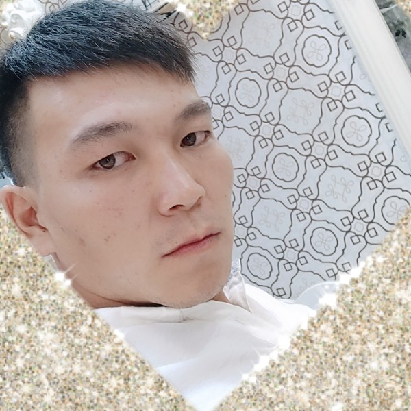 虚拟深拥眼睛的照片