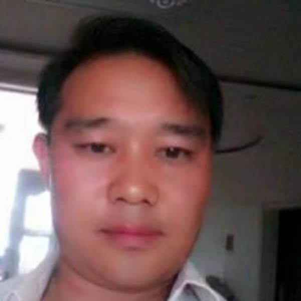 龙行湖畔寻知音的照片