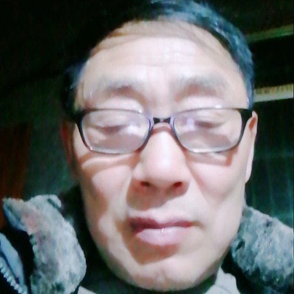 腼腆浮波的照片