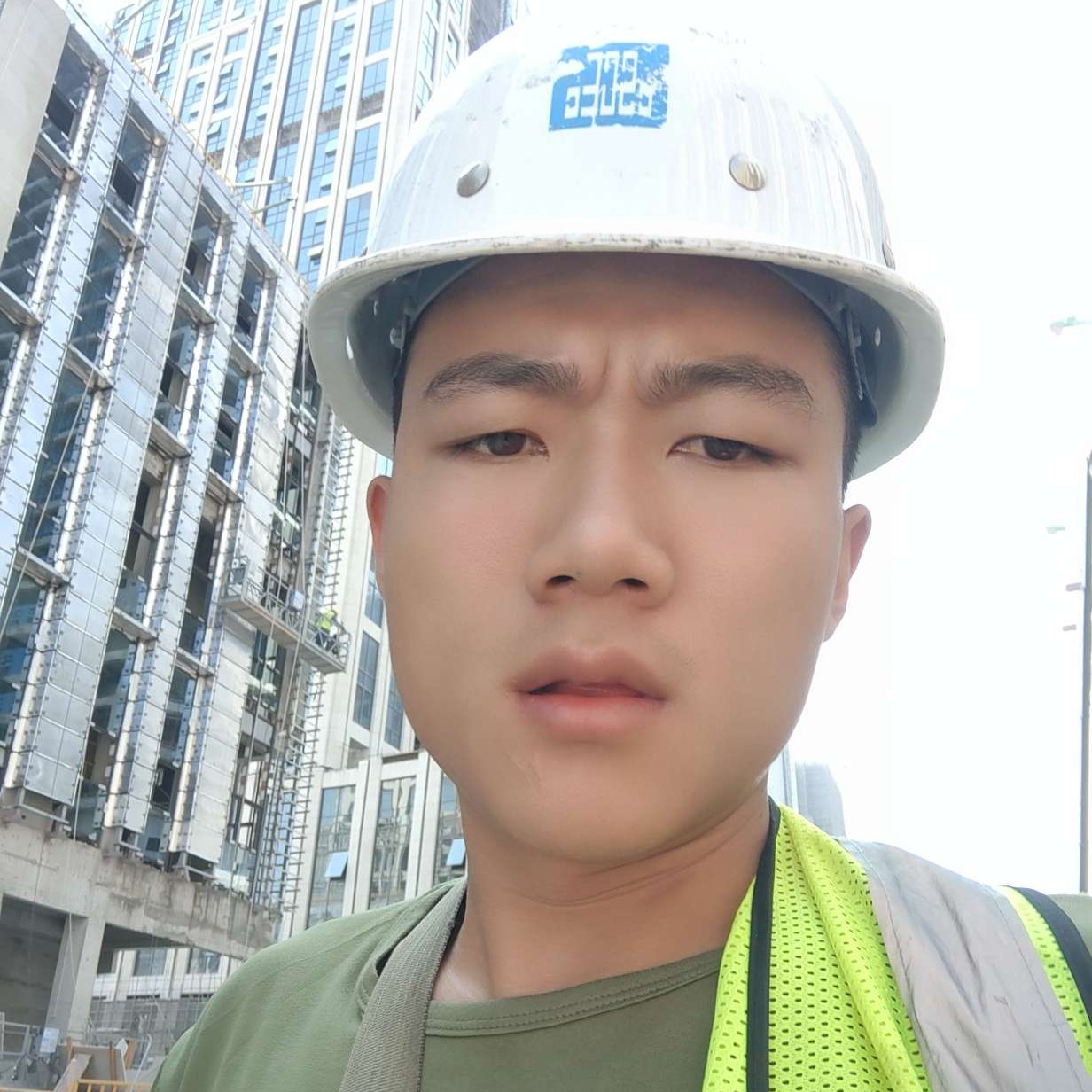 活泼笑万宝路的照片