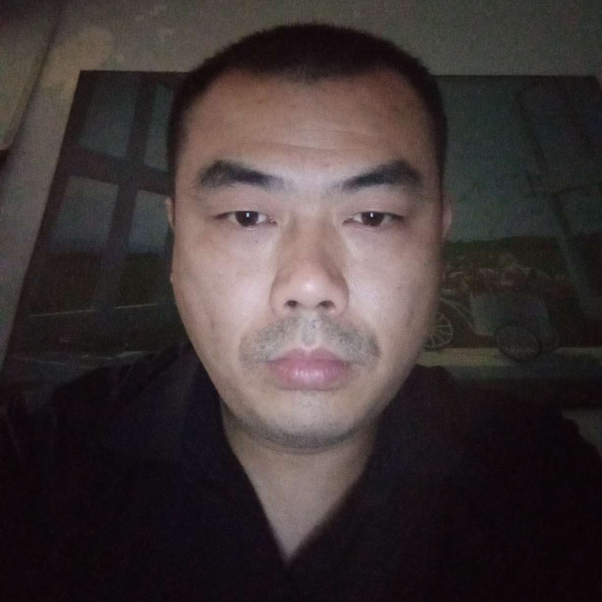 张大爷的国旗的照片