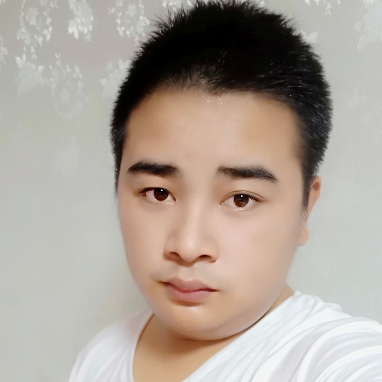 洁净小伙的照片
