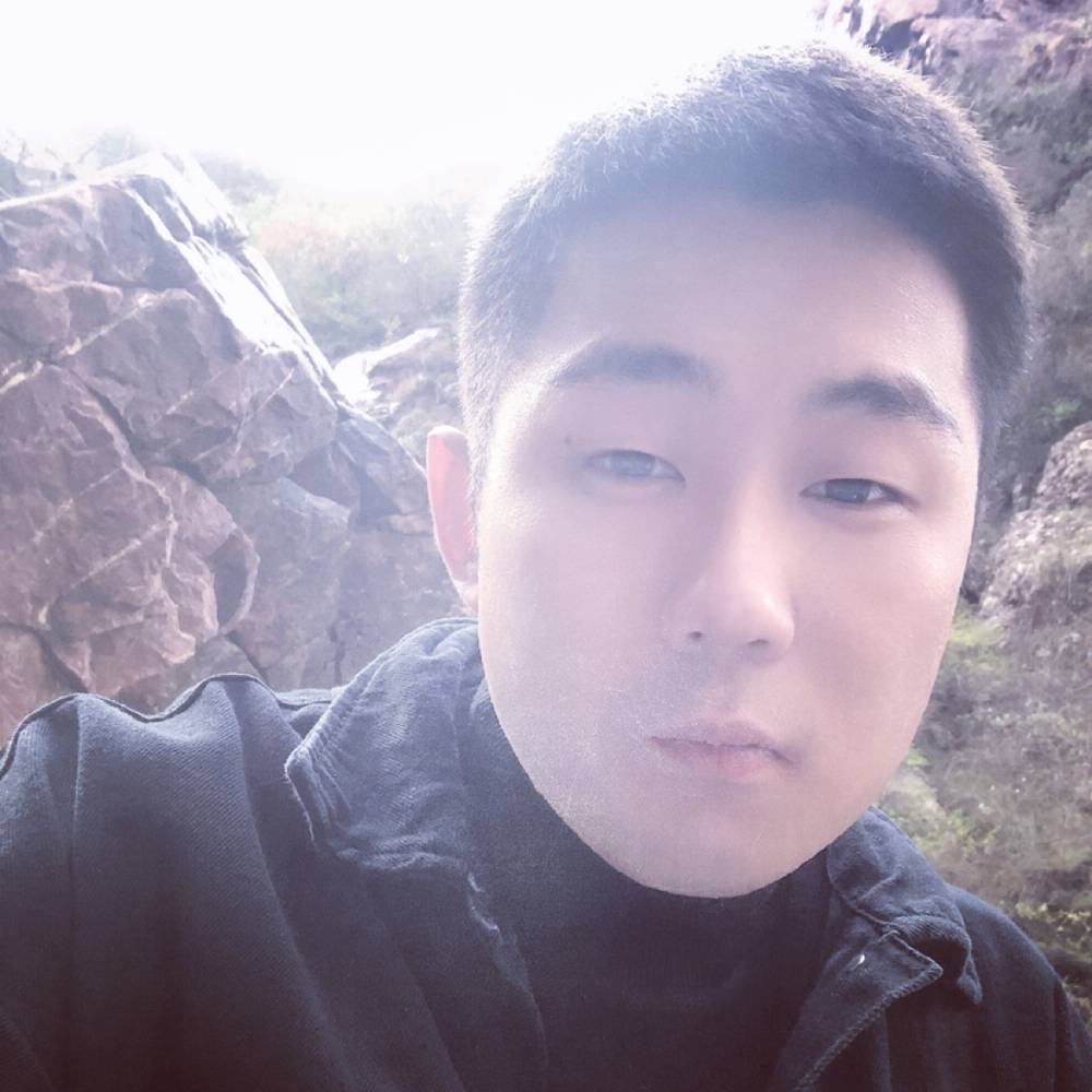 长颈鹿给结实的照片