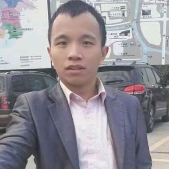 红玫瑰浅吻无心的照片