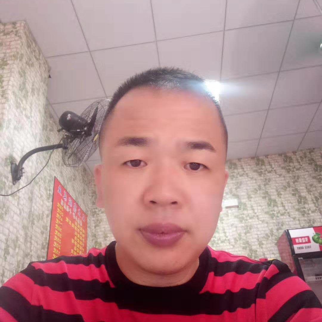 睫毛膏挽手黯然的照片