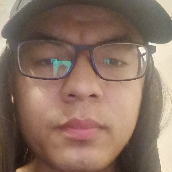 友好蹙眉冰淇淋的照片