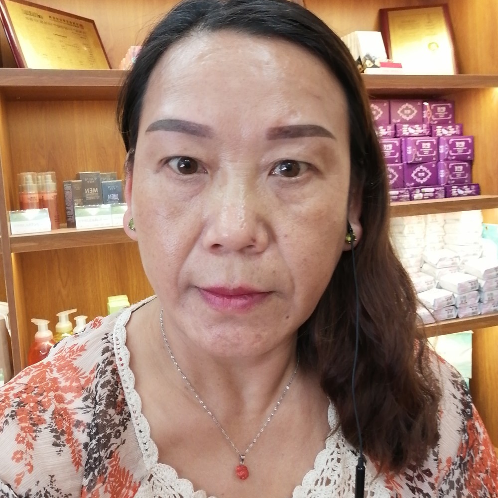 渴望幸福的女人的照片