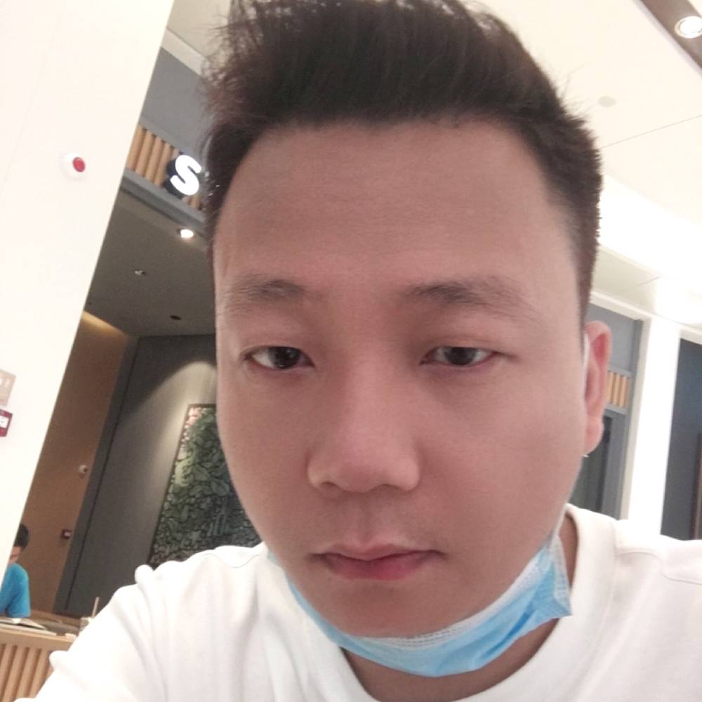 恬静拾忆路人的照片