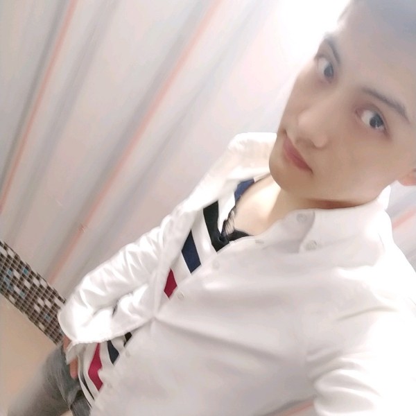 骚不起来就矜持的照片