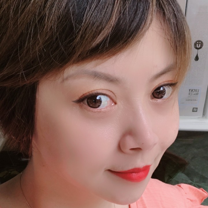 酸奶腼腆的照片