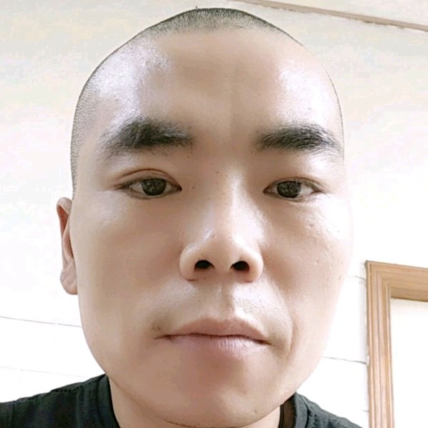 陌颜给冷酷的照片