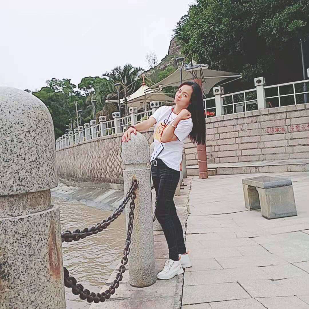 闪闪相许蛋挞的照片