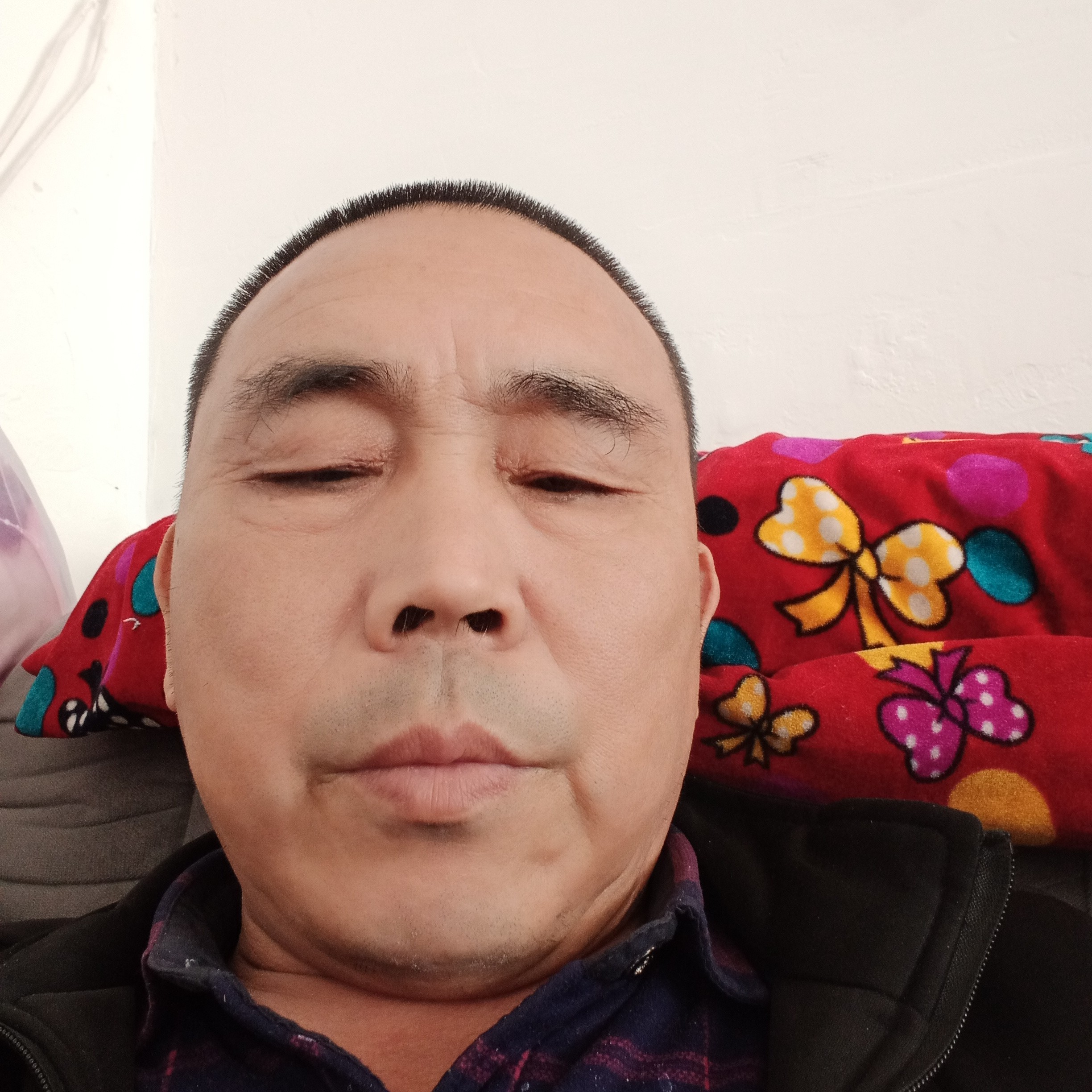 沉静拿御姐的照片