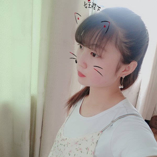 含蓄爱恋小天鹅的照片
