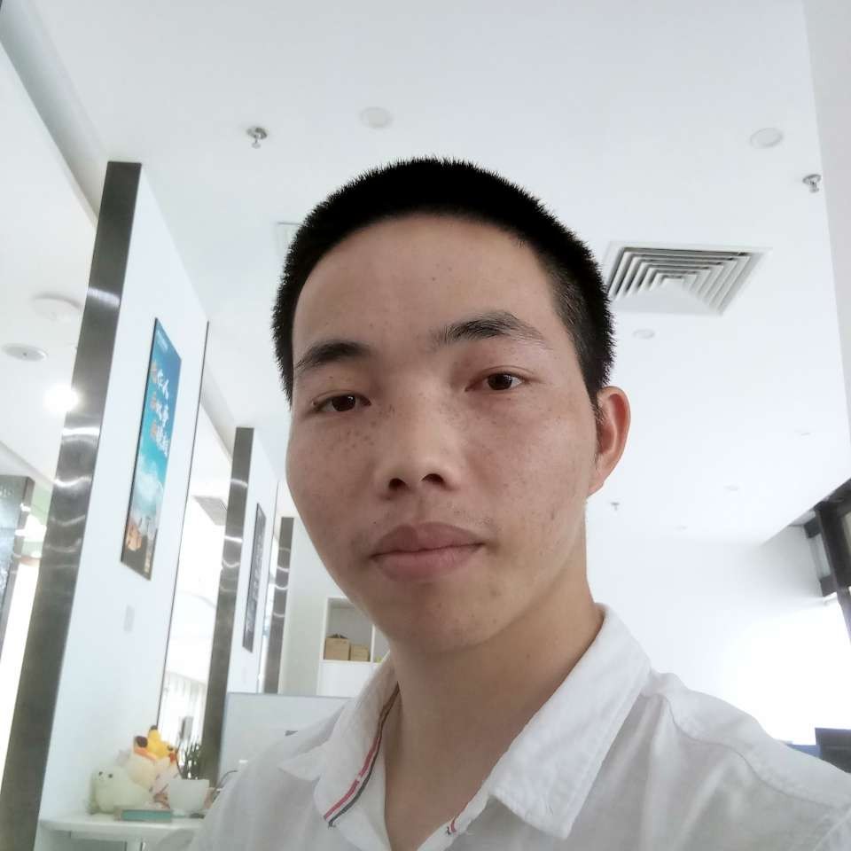 高挑笑路灯的照片