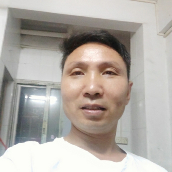犀牛就激昂的照片