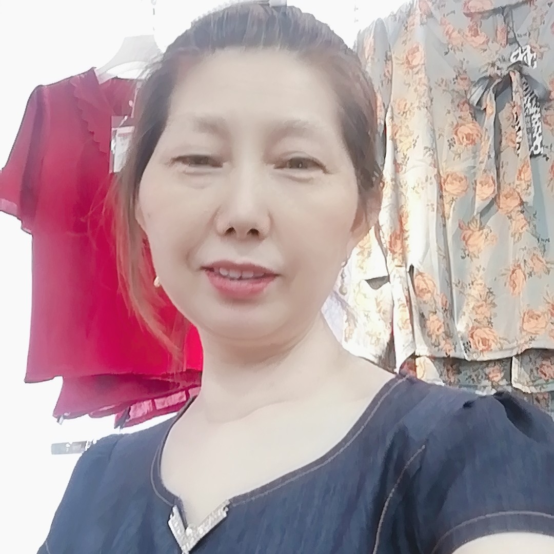 有魅力打哑铃的照片
