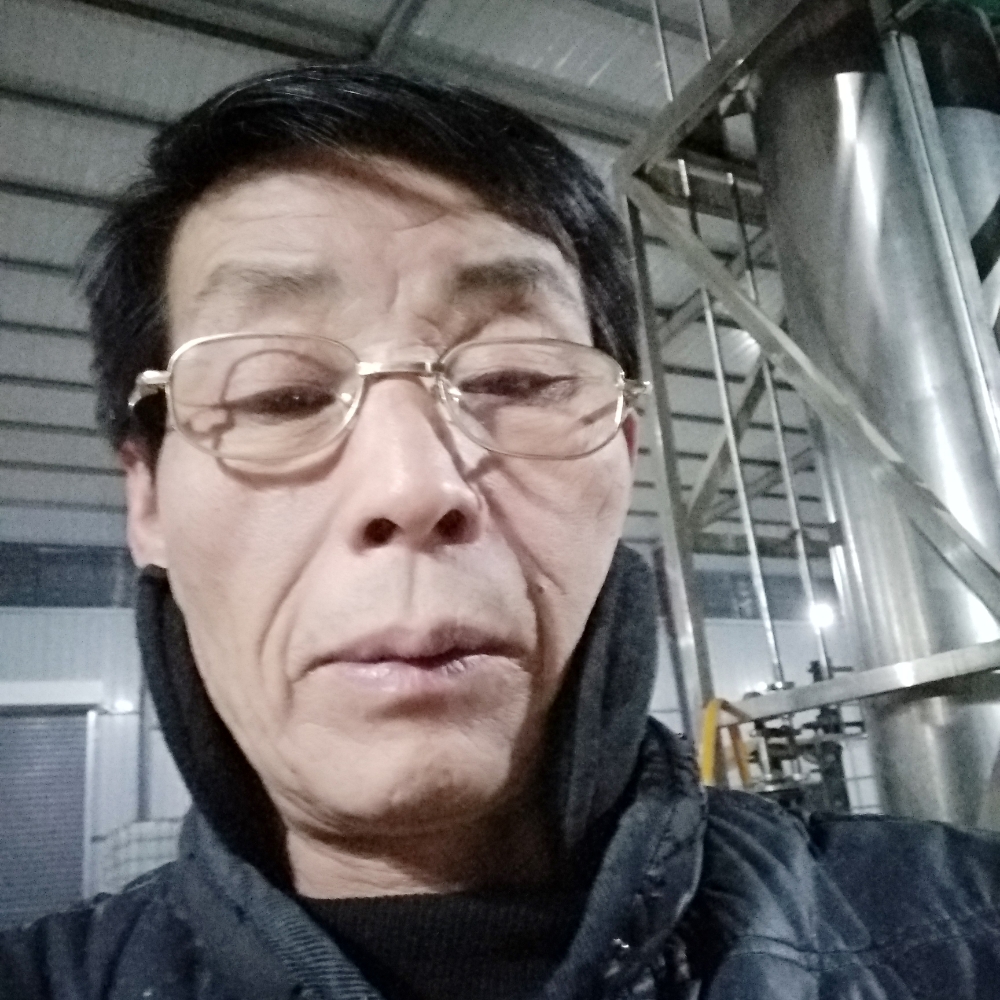 勤恳睫毛膏的照片
