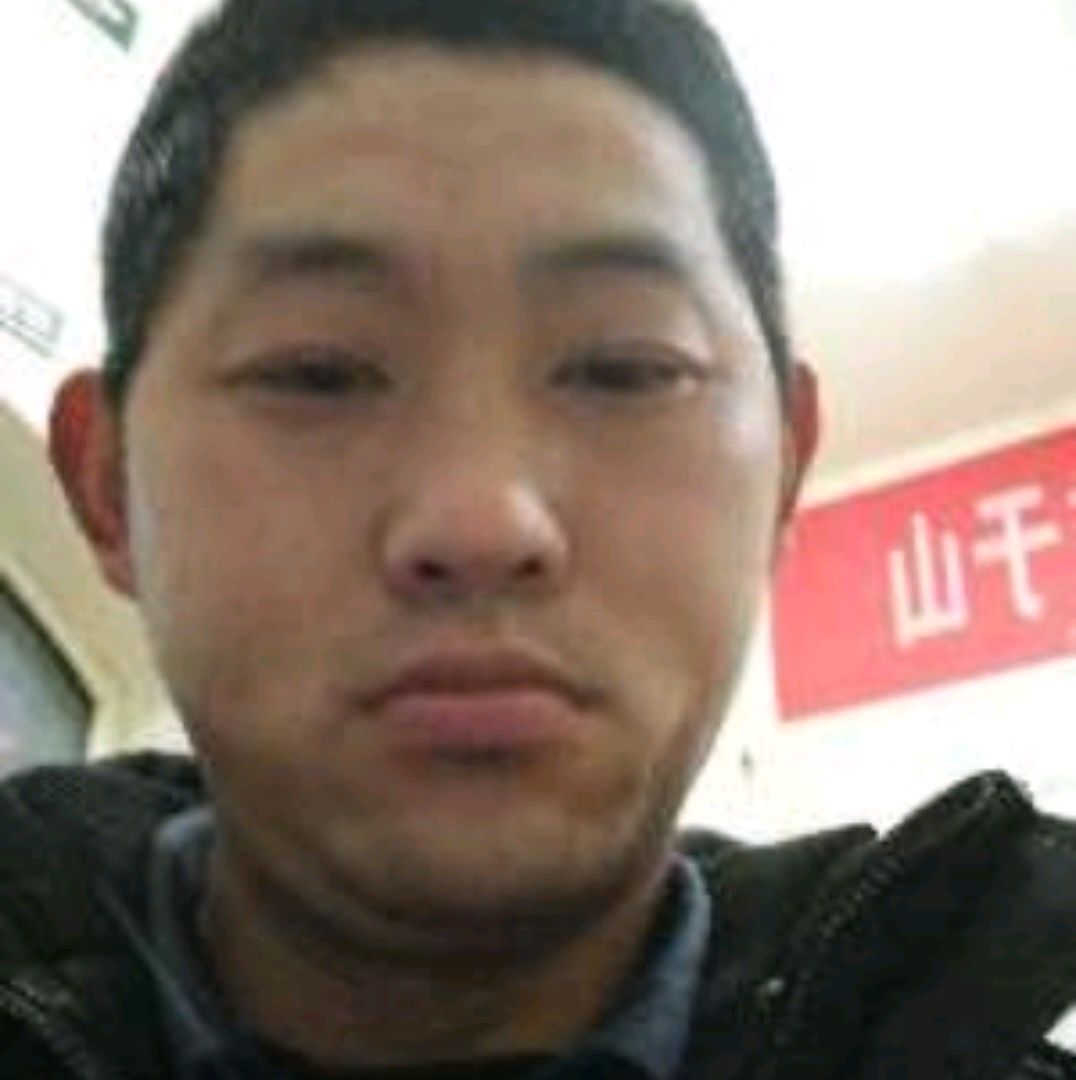 高挑钢笔的照片