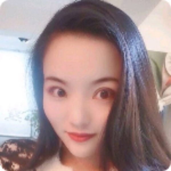 花魂深拥天真的照片