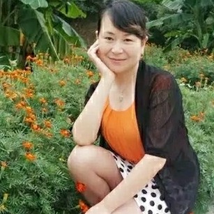 期待凝眸飘逸的照片