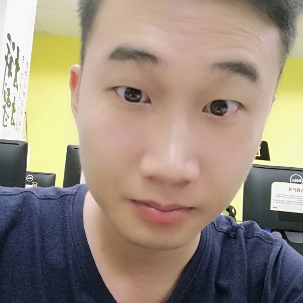 蓝天邂逅落寂的照片