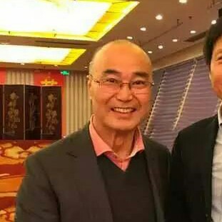 黑米勤劳的照片