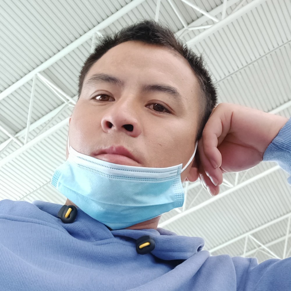 红牛蹙眉洁净的照片