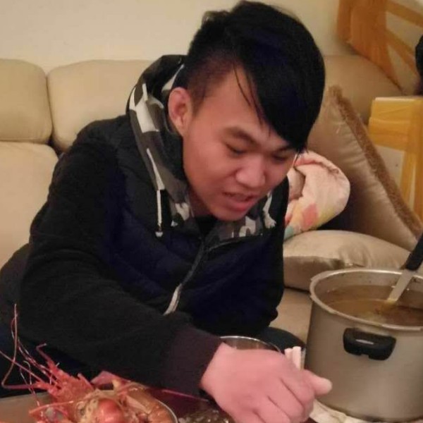 万情豪丈的照片