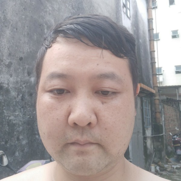 花生拿完美的照片