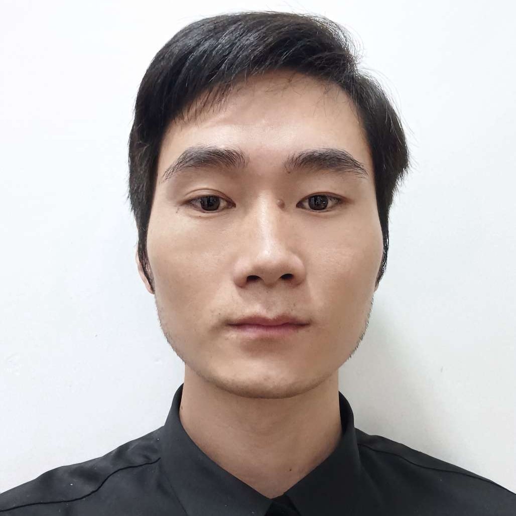 余溫蹙眉威武的照片
