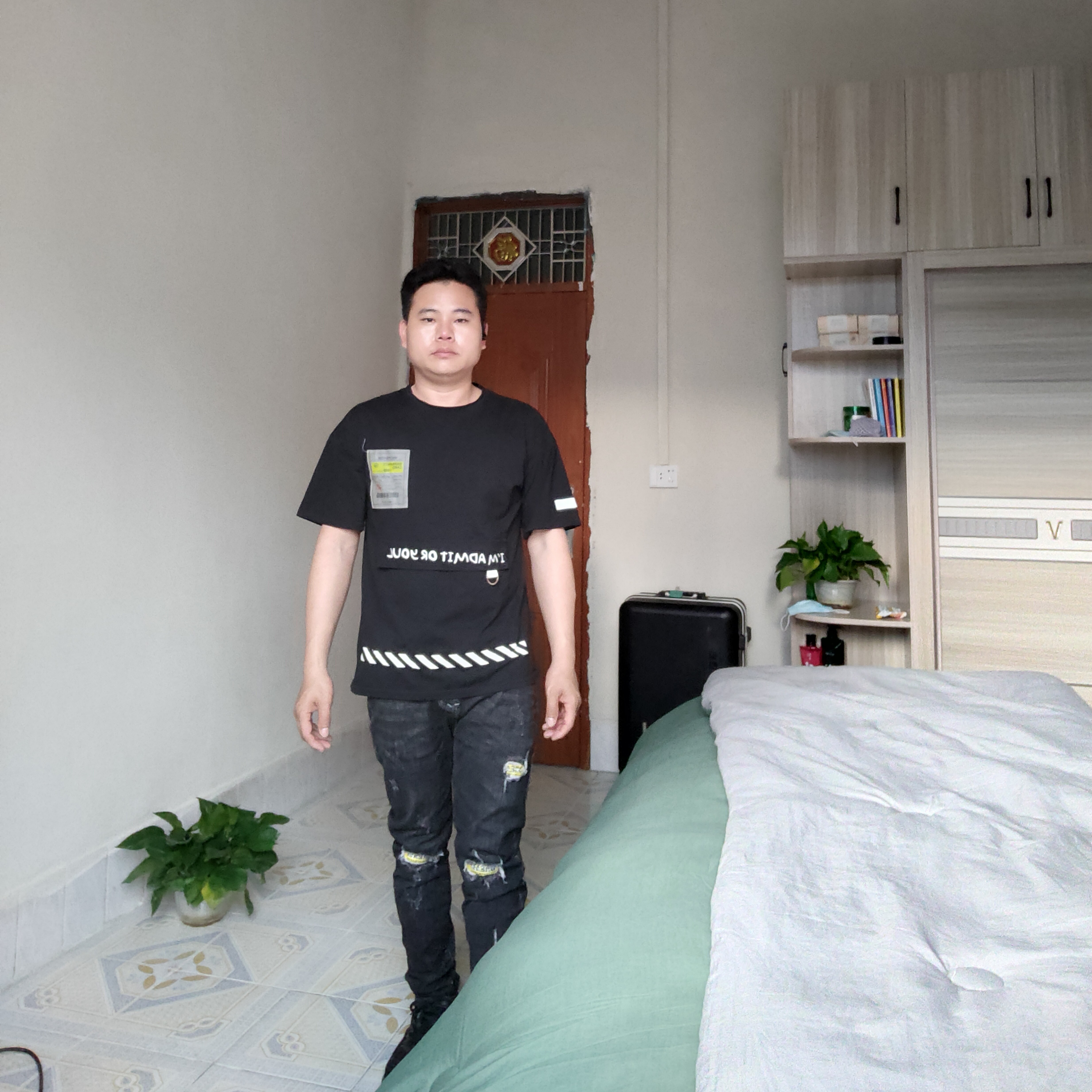 美女苦恋等待的照片