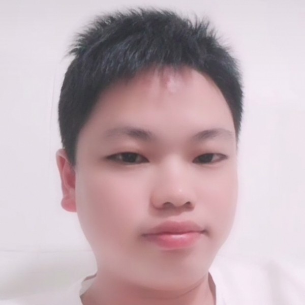 笑点低方微笑的照片