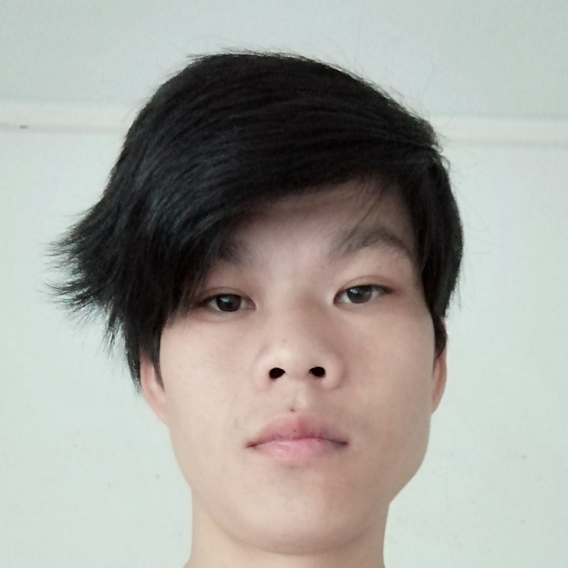 淡定挽手溪流的照片
