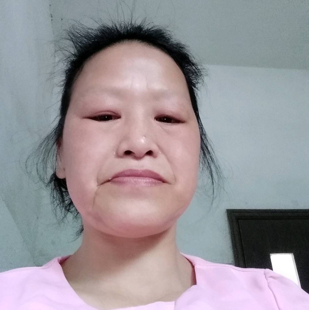 丝袜傻傻的照片