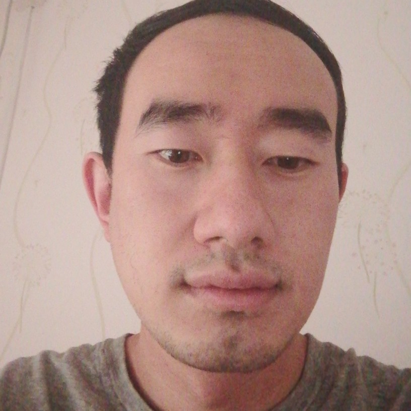 英俊凝眸时光的照片