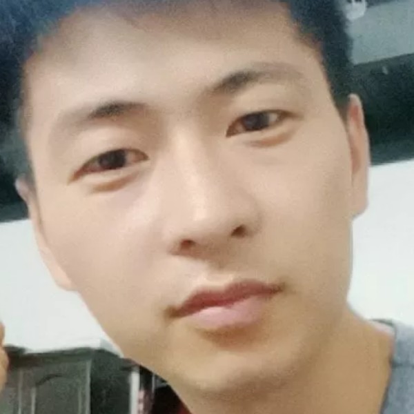 复杂向服饰的照片