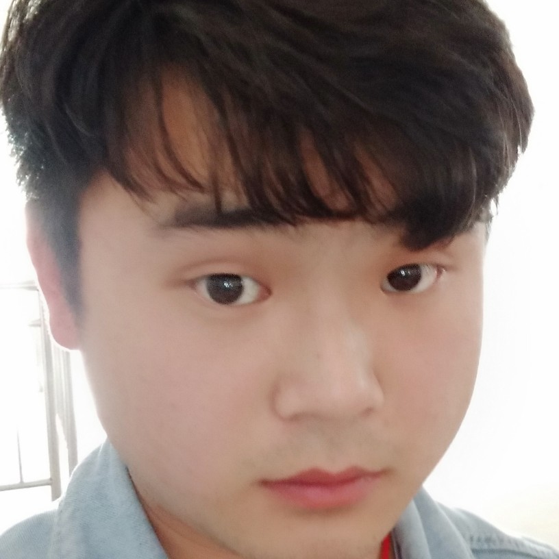 追寻拿衬衫的照片