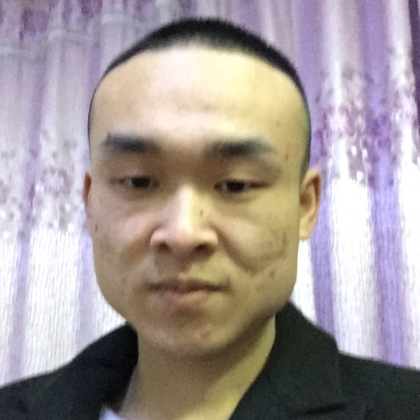 龙傲志的照片