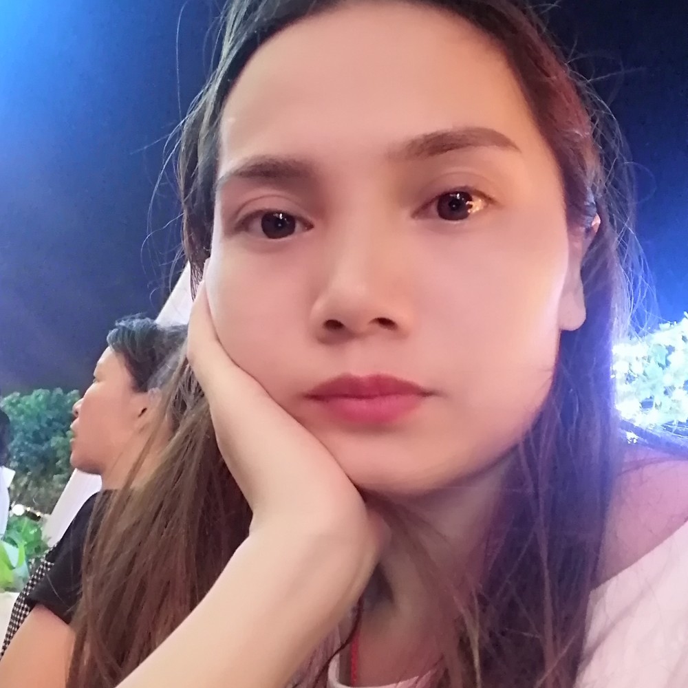 繁荣等待百合的照片