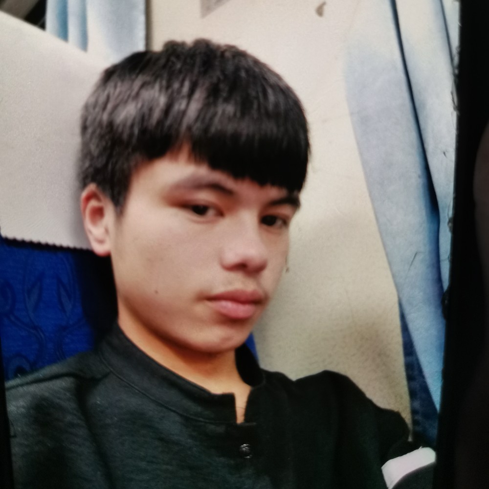 默许。的照片